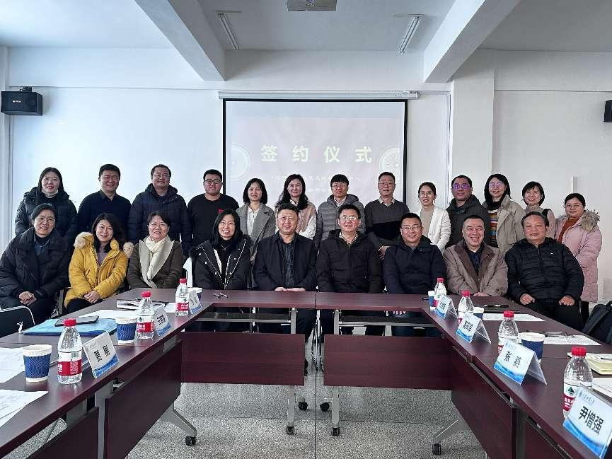 大连海洋大学海洋科技与环境学院与辽宁省大连生态环境监测中心签订产学研创新合作联盟
