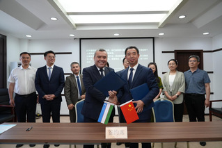 校长杜明会见乌兹别克斯坦塔什干...