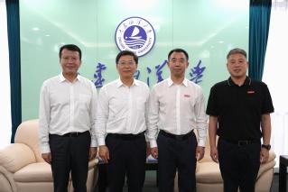 校长杜明、校党委副书记李智军会...