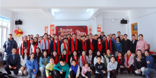 校党委书记衣庆焘、校长杜明出席...