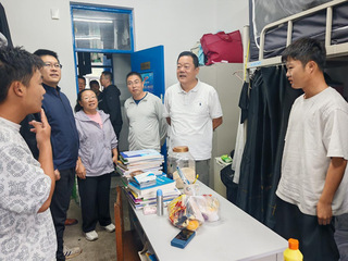 情暖中秋·爱在大海大 ——校领...