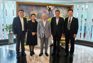 校党委书记衣庆焘、校长杜明拜会...
