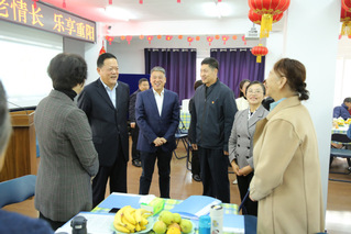 莫道桑榆晚，为霞尚满天——我校...